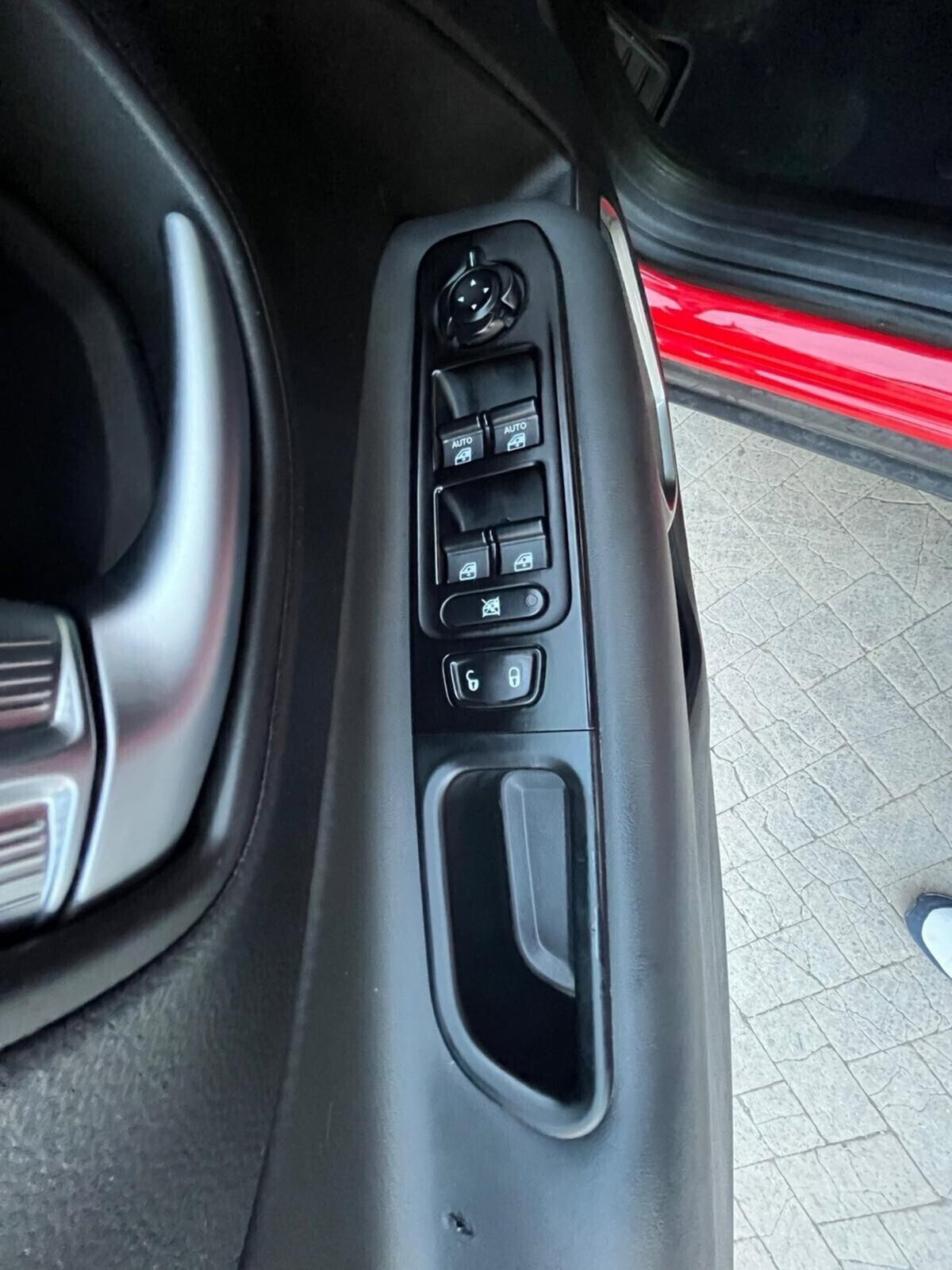 Jeep Renegade 1.6 Mjt 130 CV Limited (17)