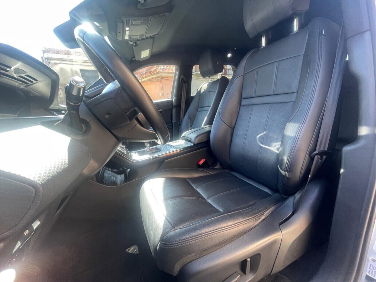 Land Rover Range Rover Evoque 2.0D I4-L.Flw 150 CV AWD Auto SE (12)