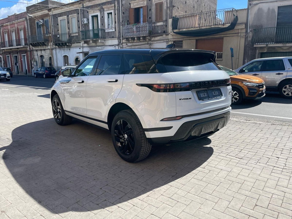 Land Rover Range Rover Evoque 2.0D I4-L.Flw 150 CV AWD Auto SE (8)