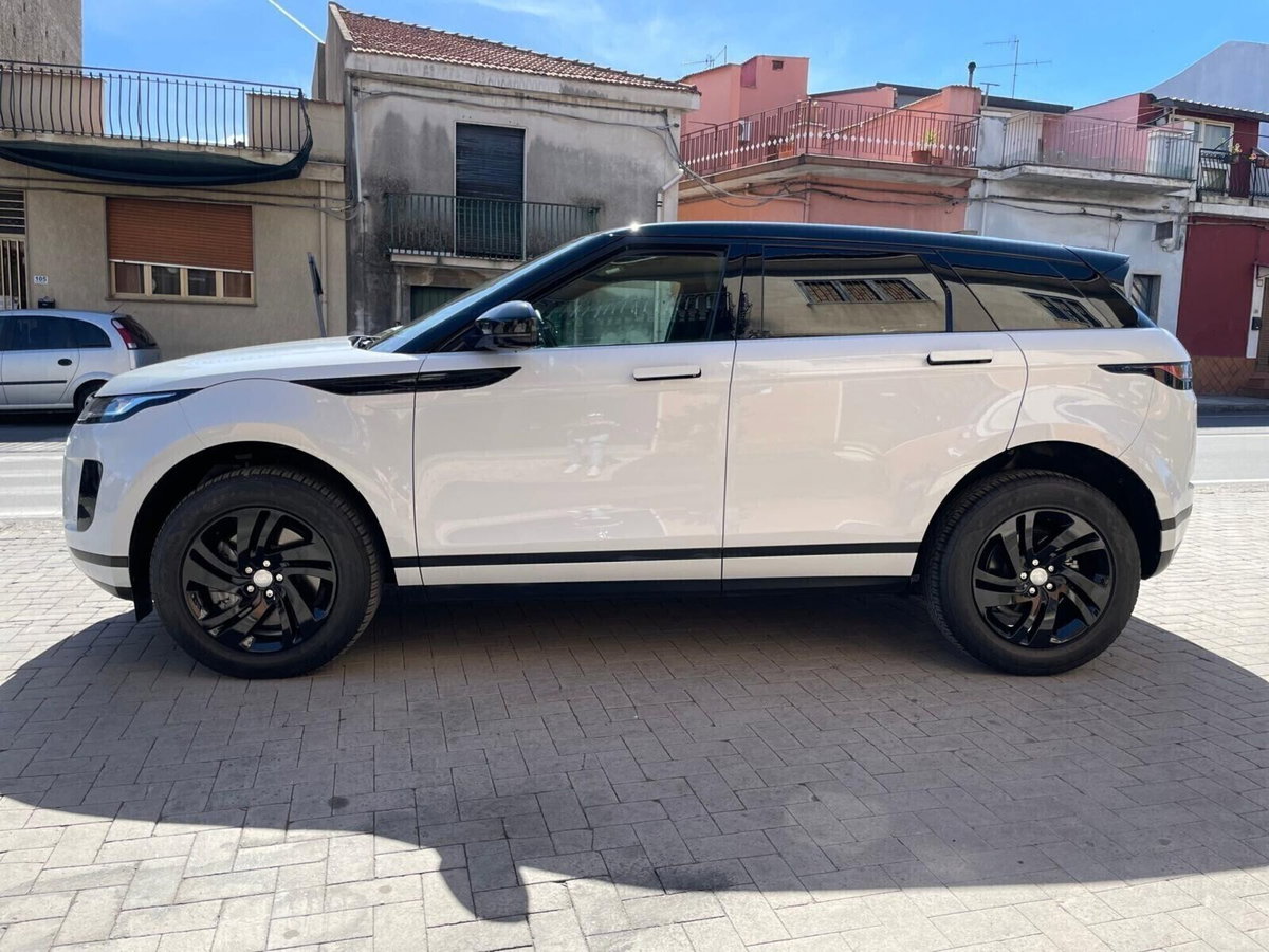 Land Rover Range Rover Evoque 2.0D I4-L.Flw 150 CV AWD Auto SE (9)