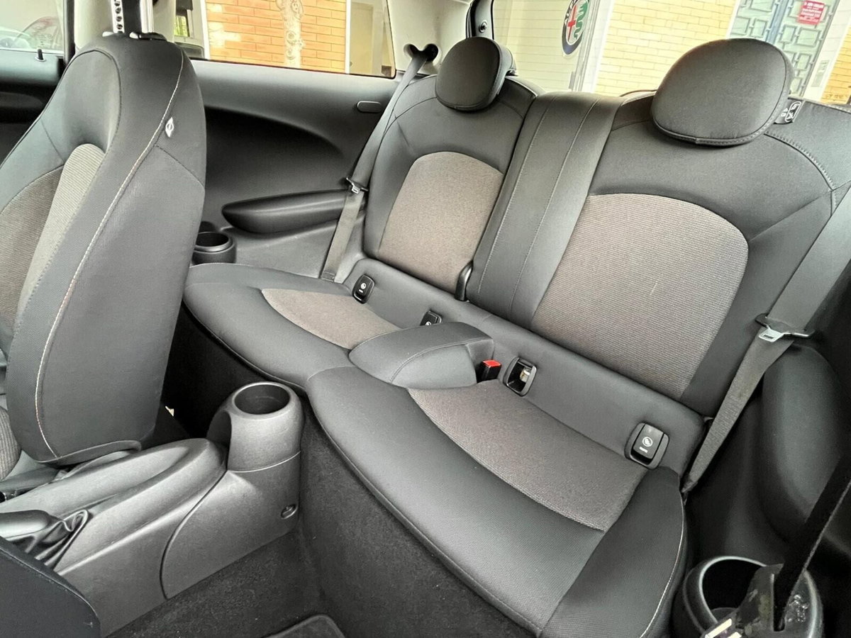 MINI Mini 1.5 Cooper D (13)