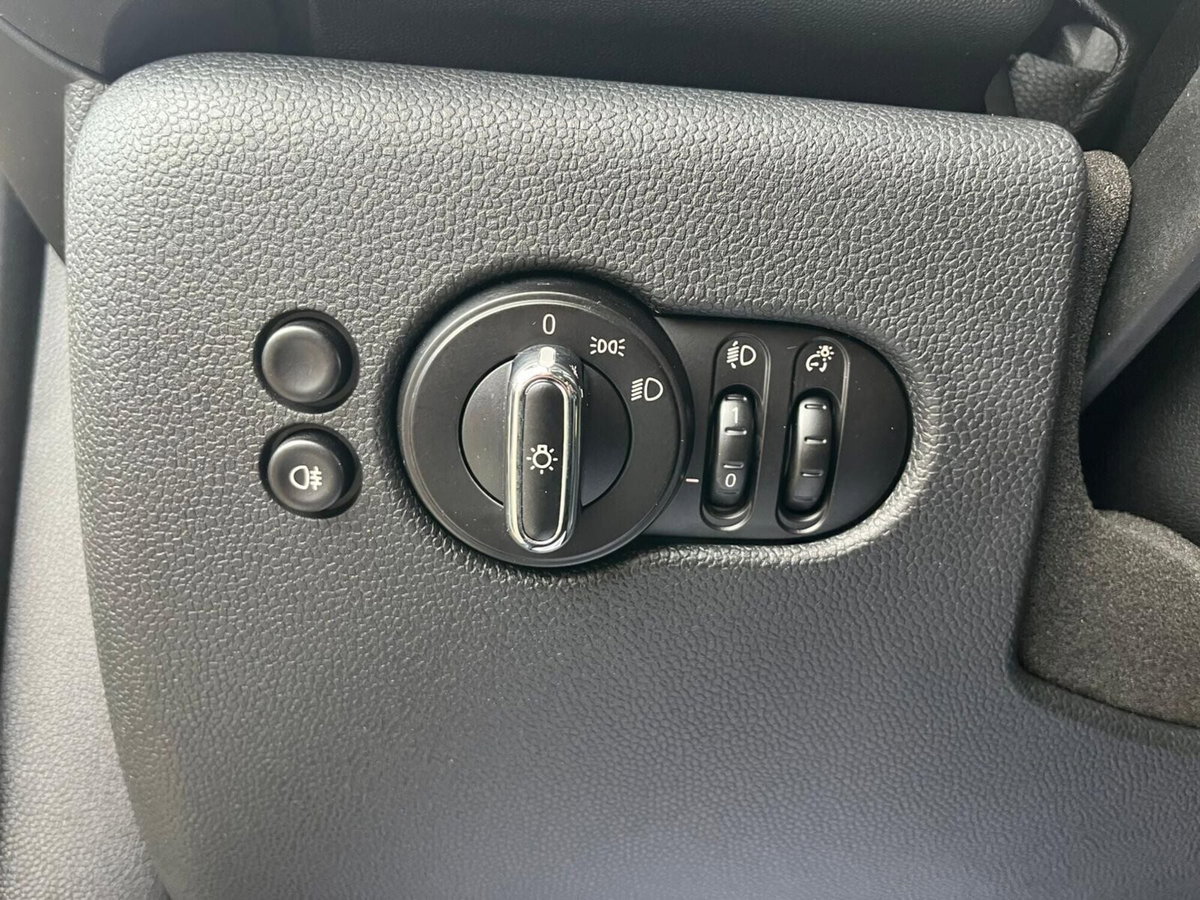 MINI Mini 1.5 Cooper D (17)