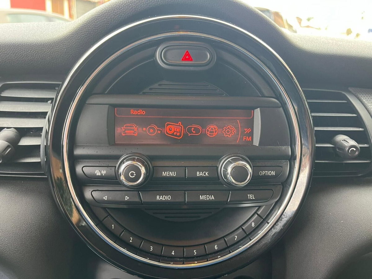 MINI Mini 1.5 Cooper D (20)