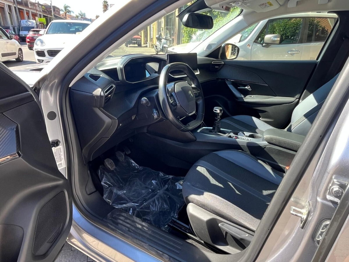 Peugeot 2008 BlueHDi 100 S&S Allure (10)