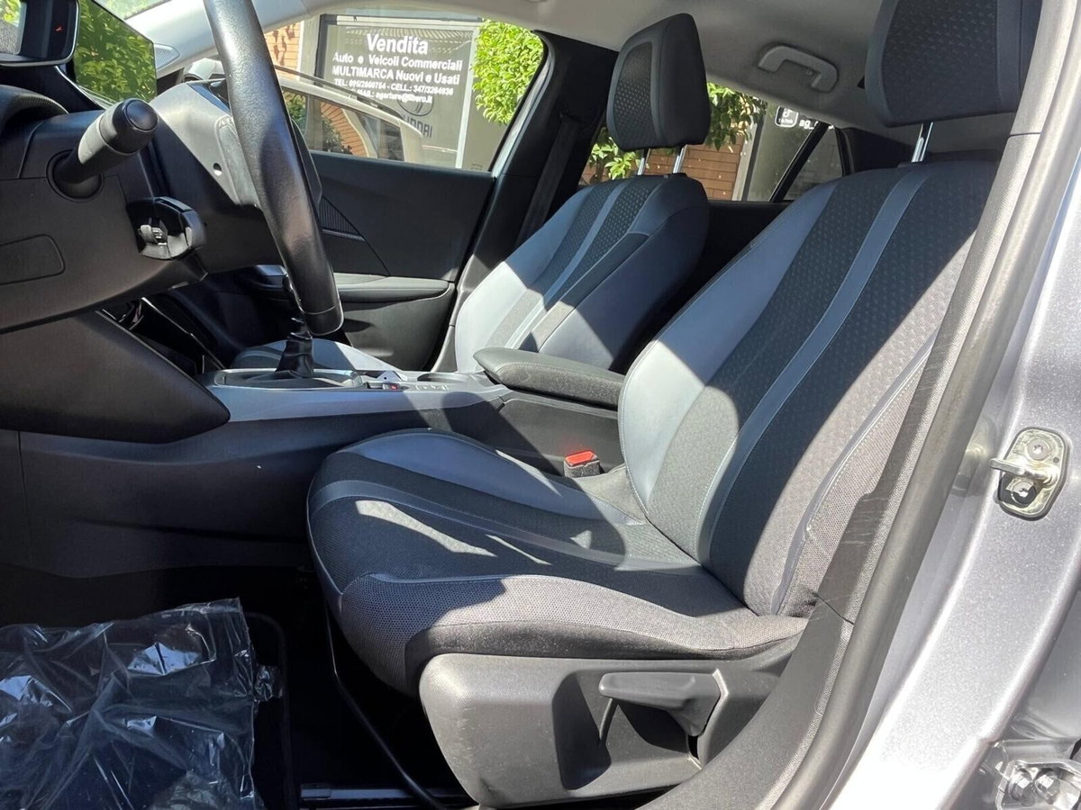 Peugeot 2008 BlueHDi 100 S&S Allure (12)