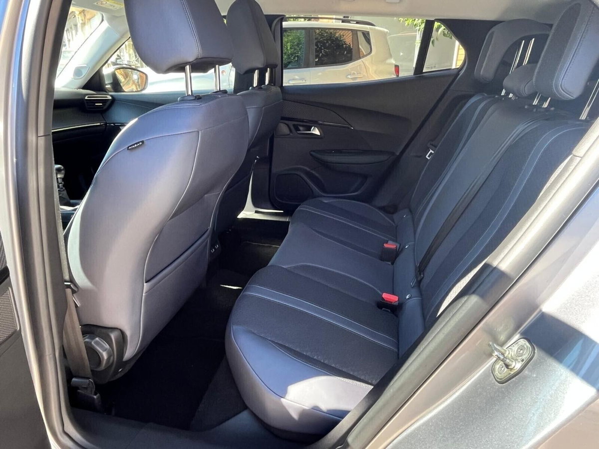 Peugeot 2008 BlueHDi 100 S&S Allure (13)