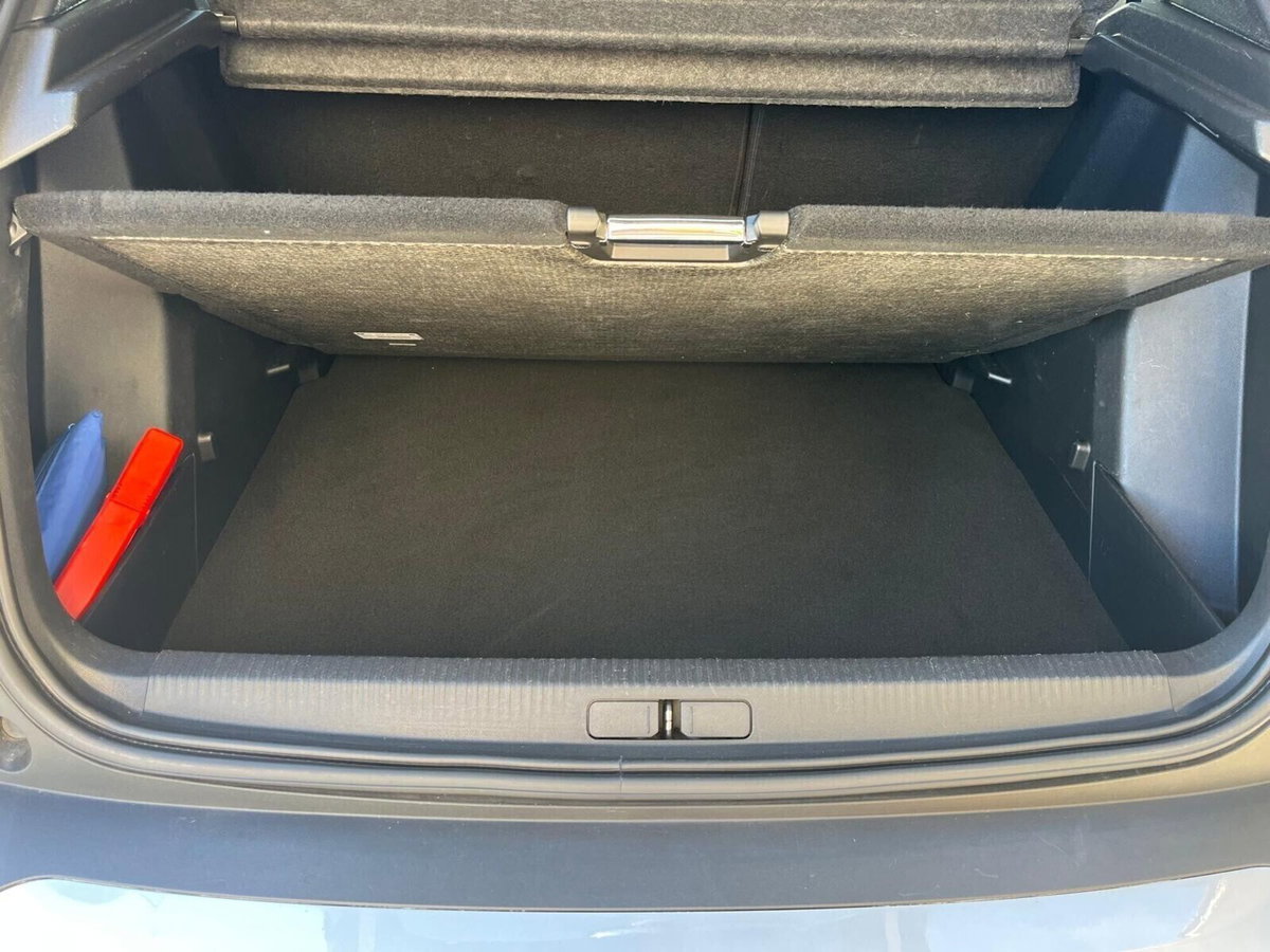 Peugeot 2008 BlueHDi 100 S&S Allure (17)