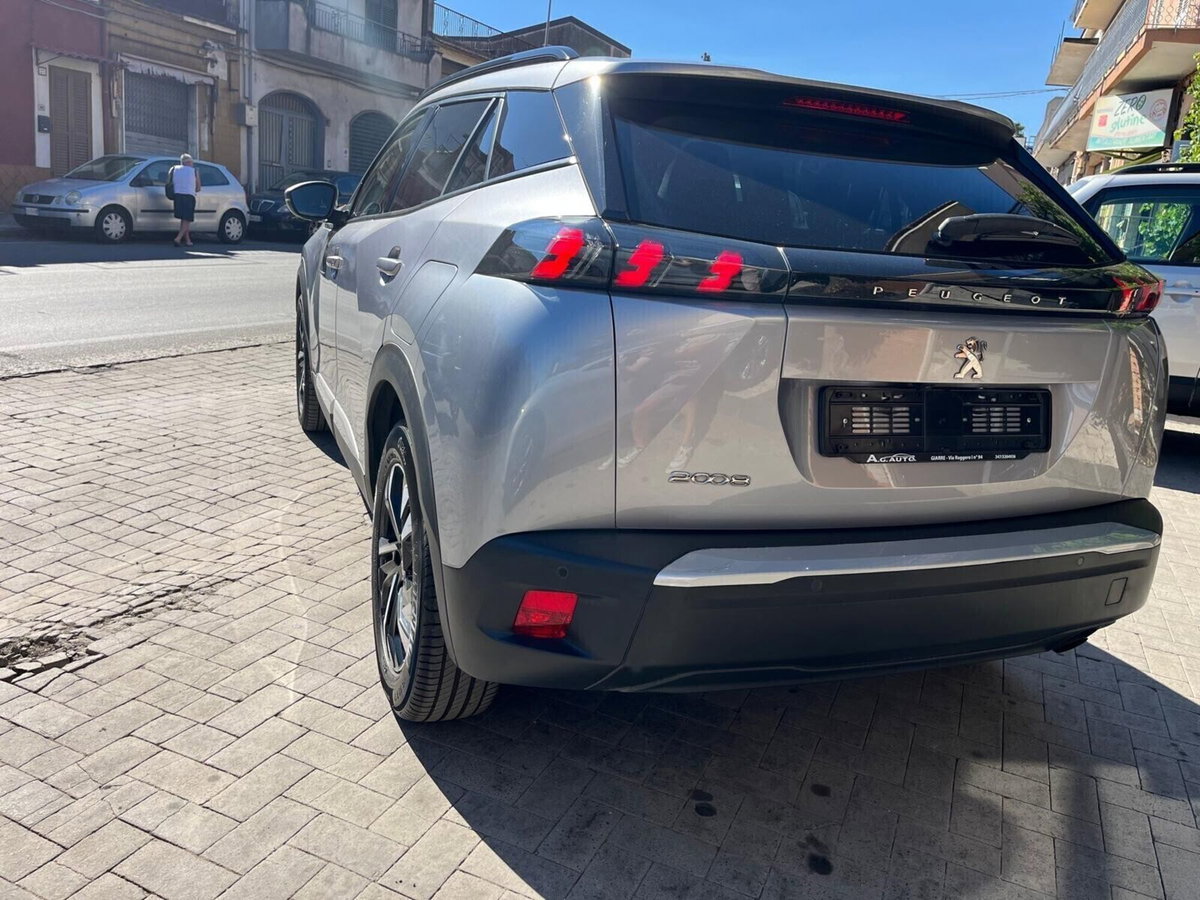 Peugeot 2008 BlueHDi 100 S&S Allure (8)