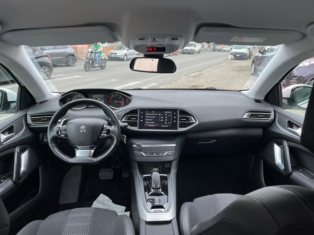 Peugeot 308 BlueHDi 130 S&S EAT8 Allure Pack (13)