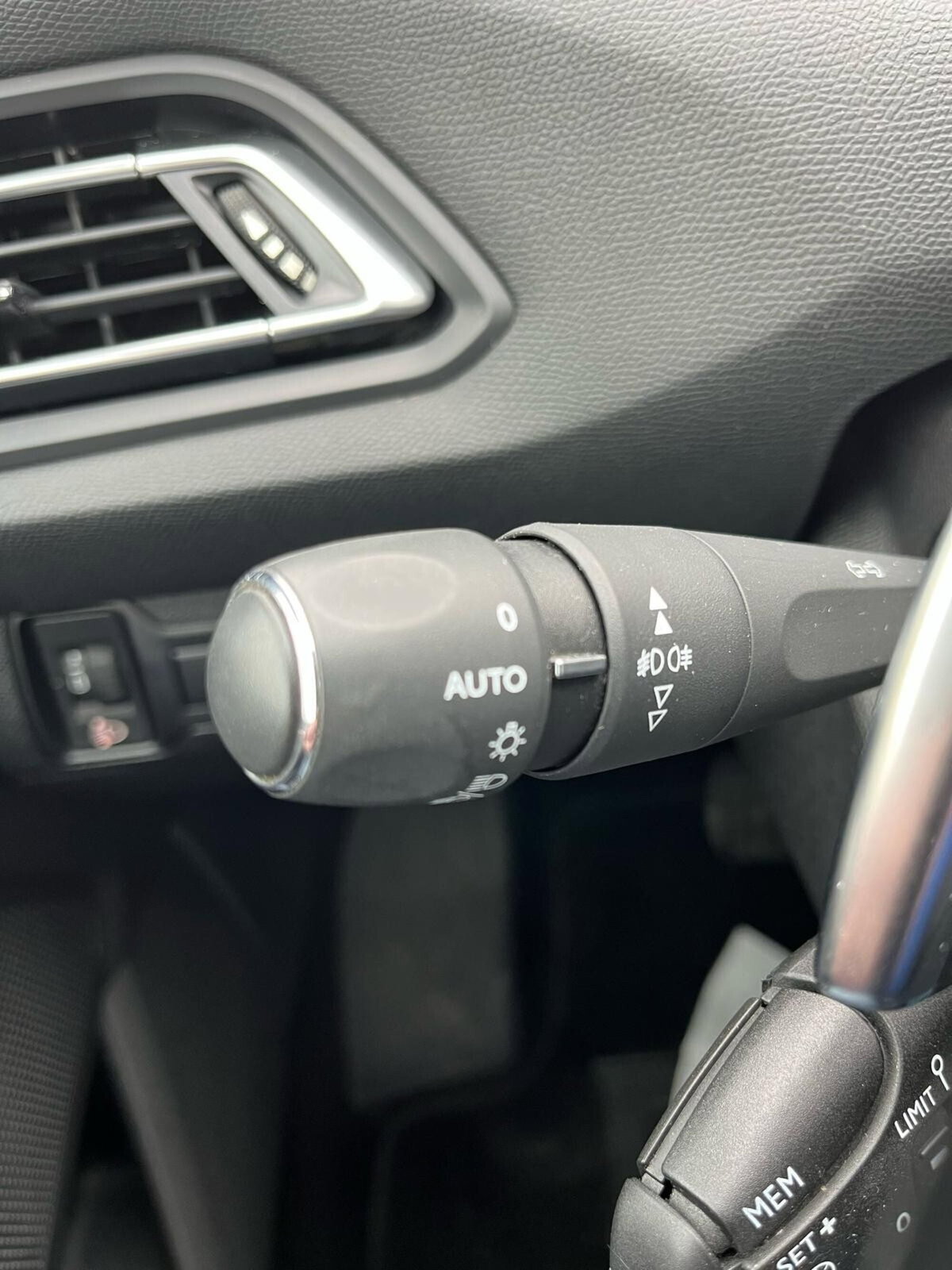 Peugeot 308 BlueHDi 130 S&S EAT8 Allure Pack (19)