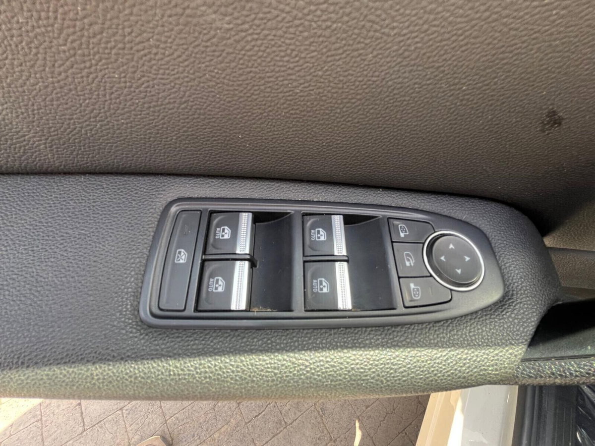 Renault Captur Blue dCi 115 CV EDC Intens (19)