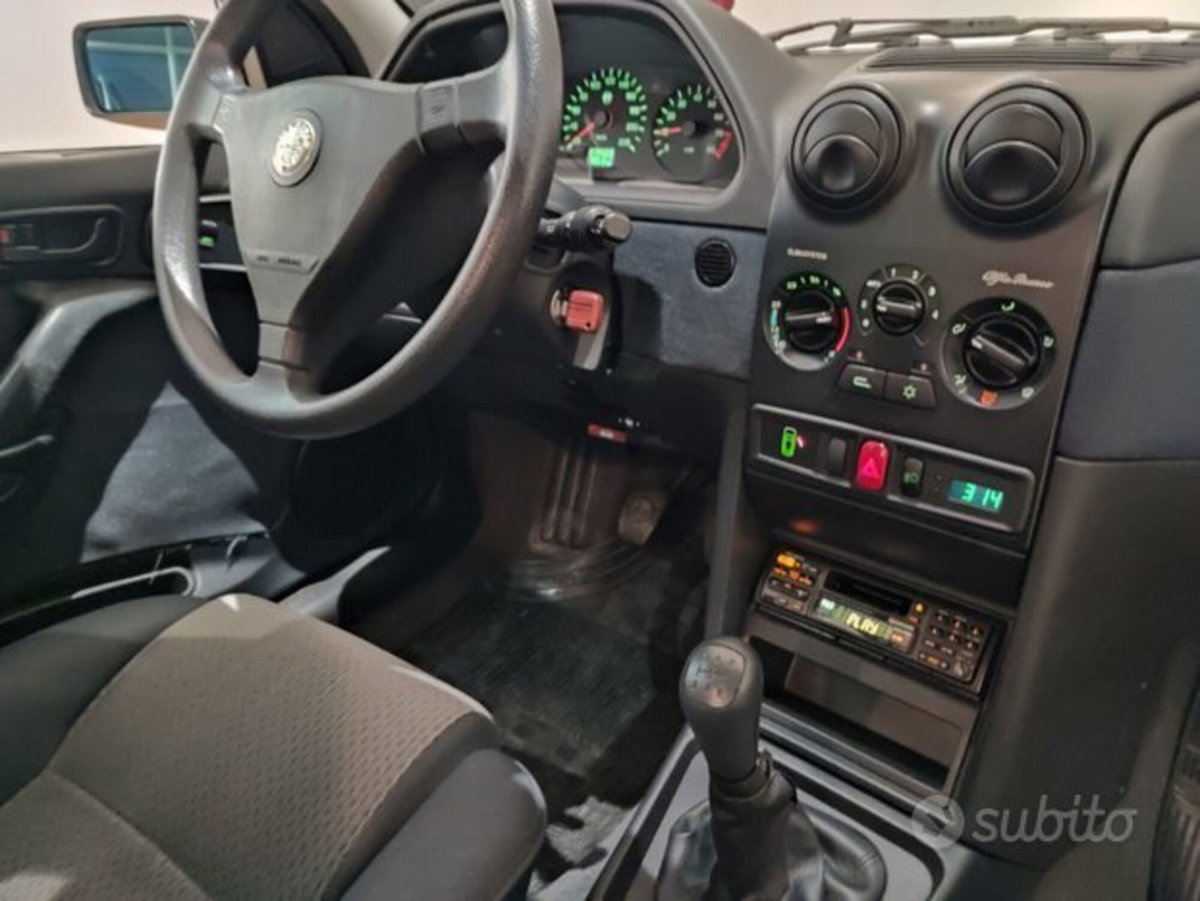 Alfa Romeo 146 1.6 IE cat (5)