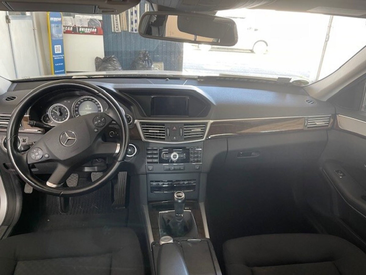 Mercedes-Benz Classe E 200 CGI BlueEFFICIENCY Elegance (10)