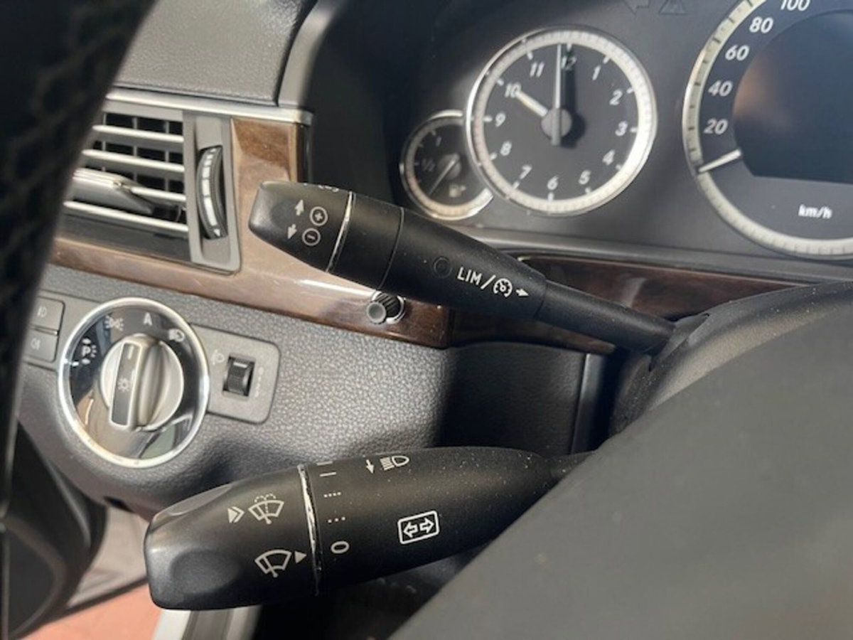 Mercedes-Benz Classe E 200 CGI BlueEFFICIENCY Elegance (13)
