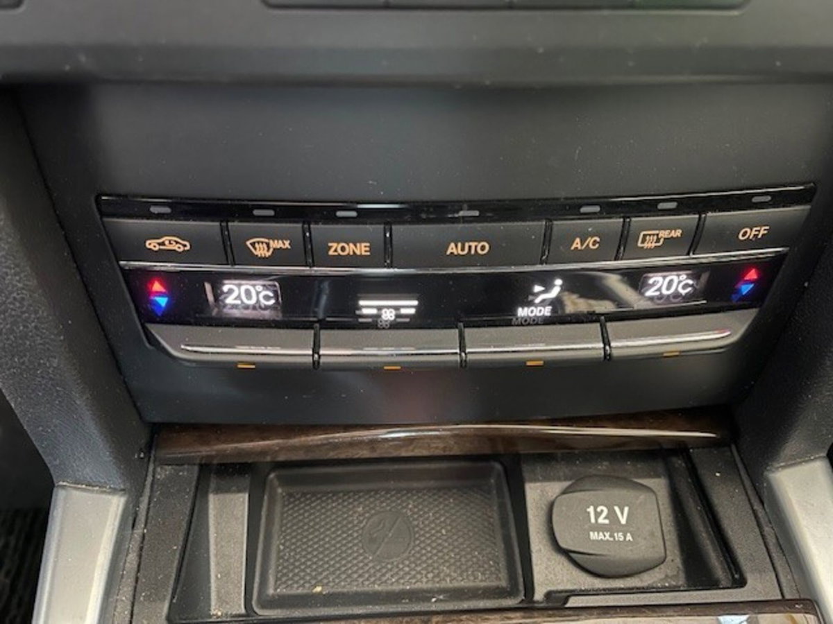 Mercedes-Benz Classe E 200 CGI BlueEFFICIENCY Elegance (14)