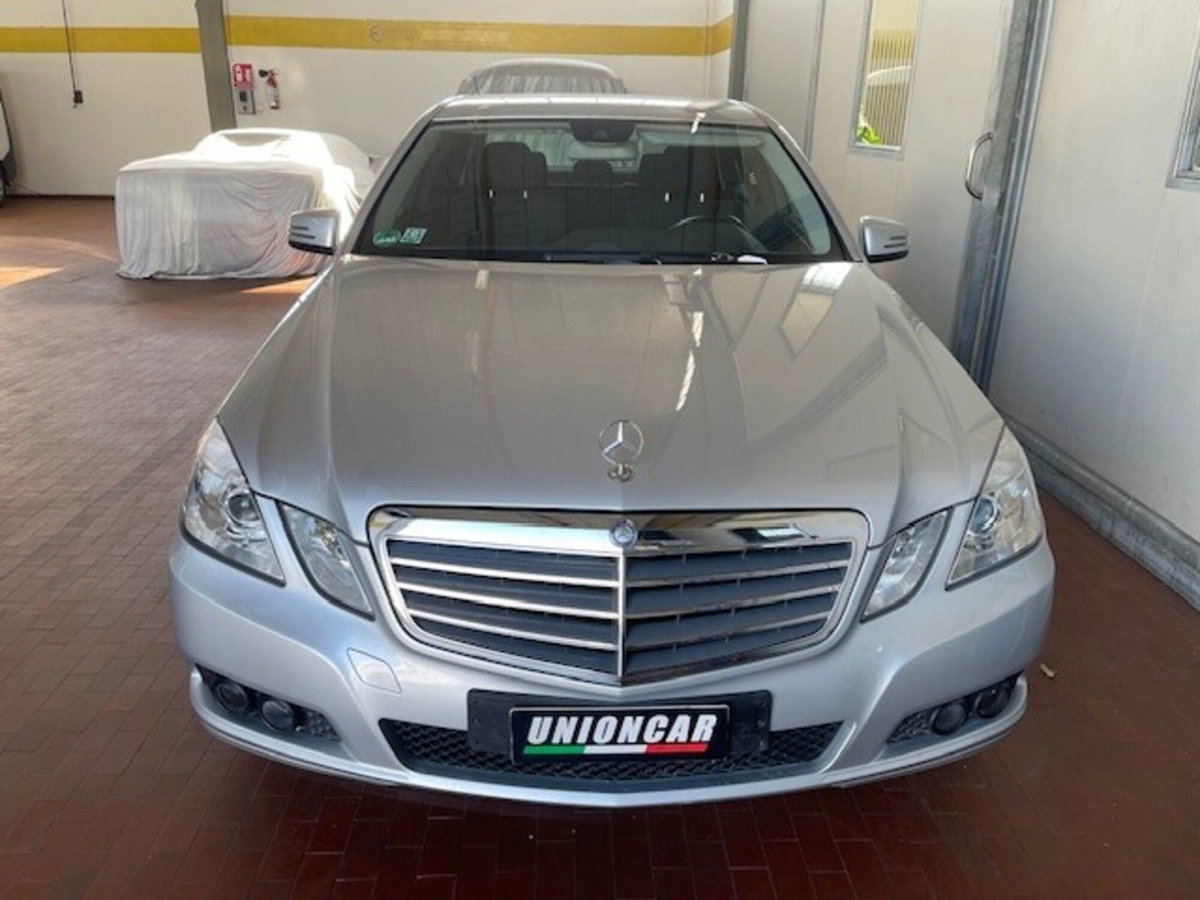 Mercedes-Benz Classe E 200 CGI BlueEFFICIENCY Elegance (2)