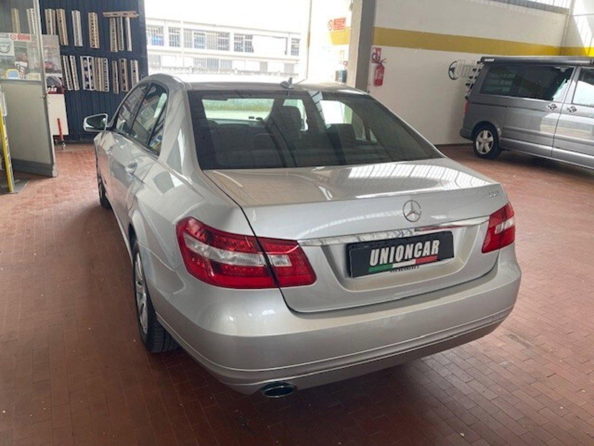 Mercedes-Benz Classe E 200 CGI BlueEFFICIENCY Elegance (4)