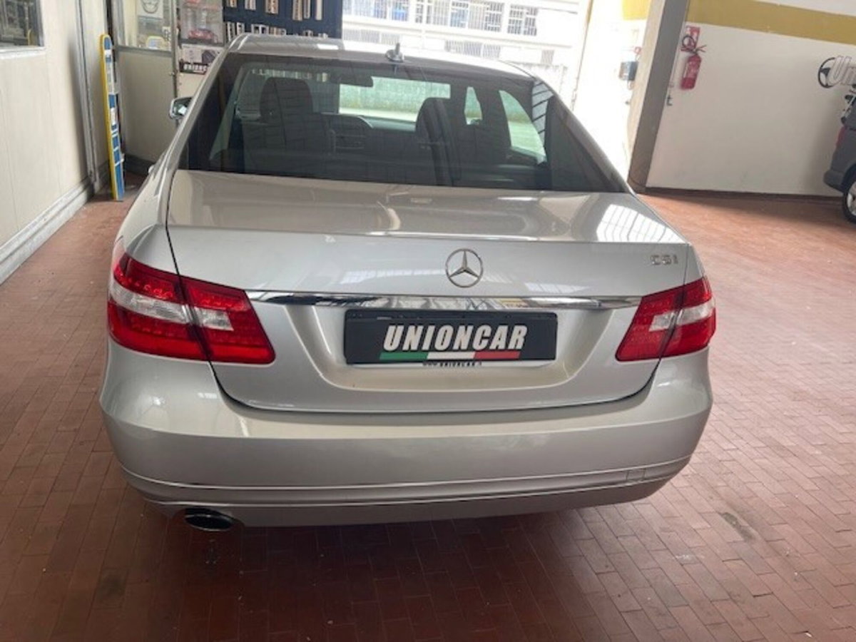 Mercedes-Benz Classe E 200 CGI BlueEFFICIENCY Elegance (5)