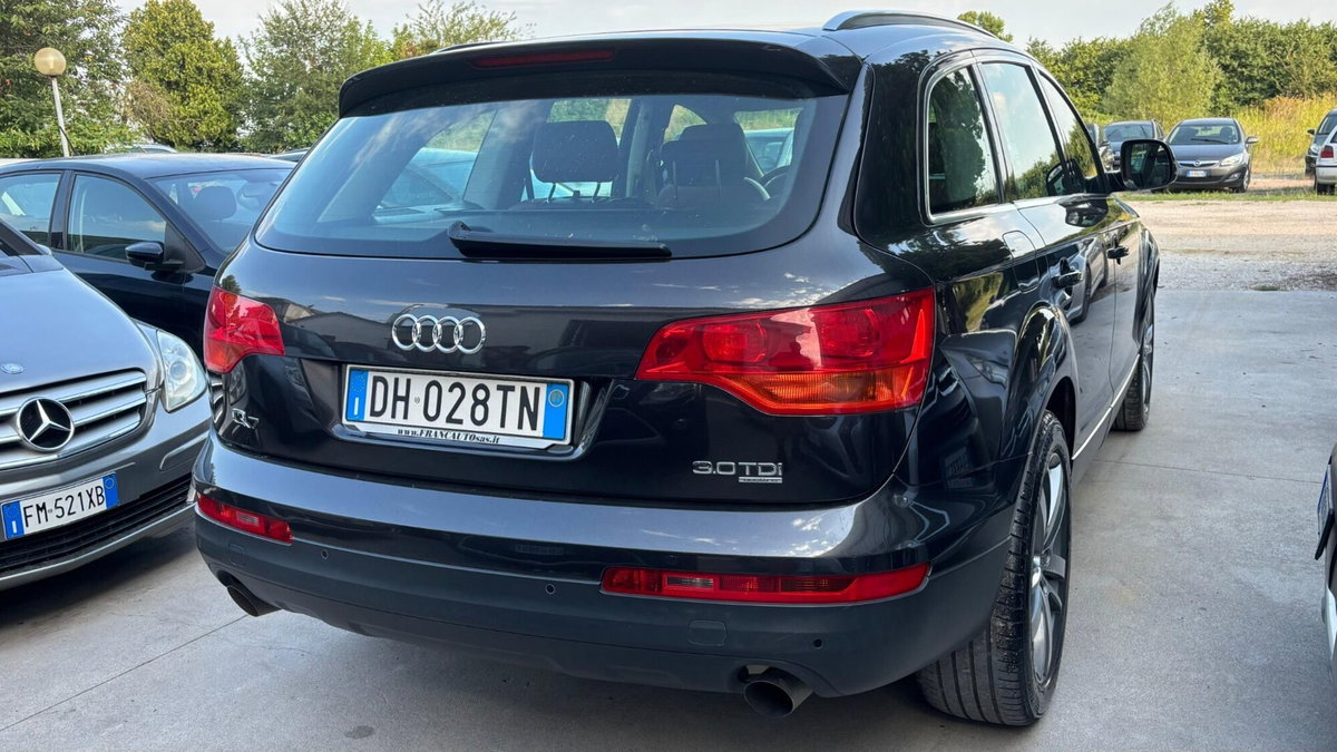 Audi Q7 3.0 V6 TDI 233CV quattro tiptronic (9)