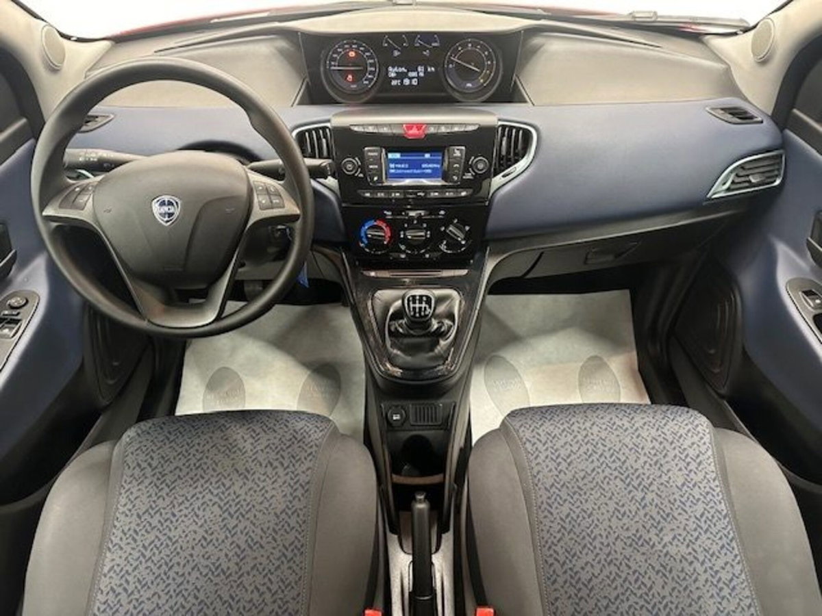 Lancia Ypsilon 1.0 FireFly 5 porte S&S Hybrid Ecochic Silver (11)