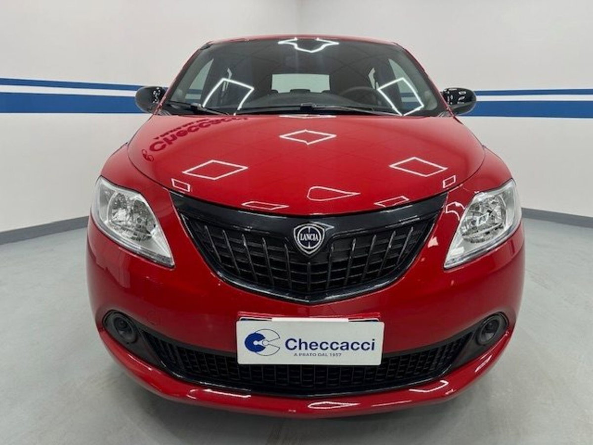 Lancia Ypsilon 1.0 FireFly 5 porte S&S Hybrid Ecochic Silver (2)