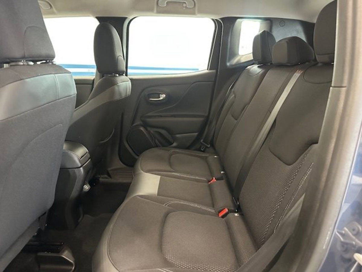Jeep Renegade 1.3 T4 190CV PHEV 4xe AT6 Limited (11)