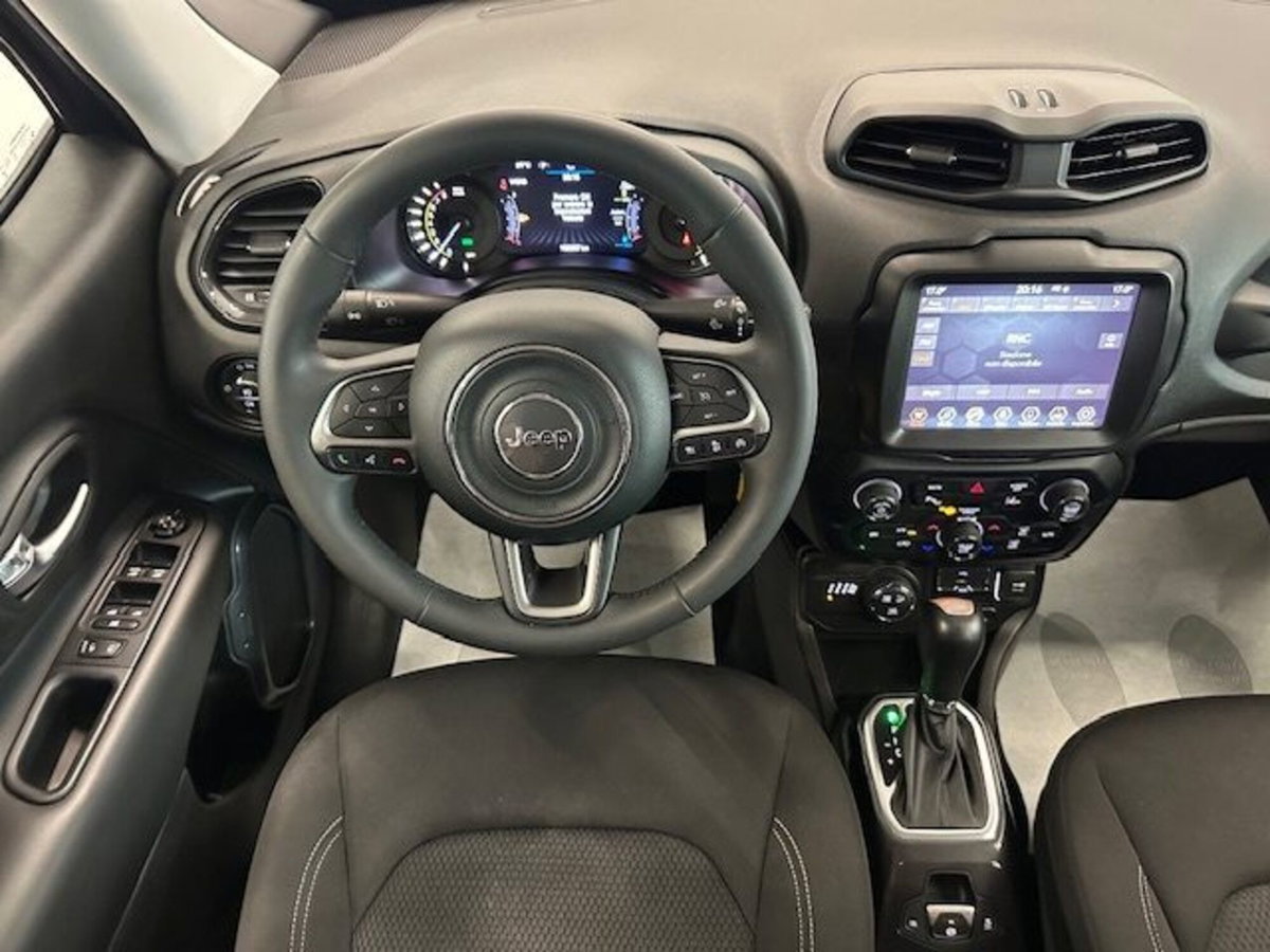 Jeep Renegade 1.3 T4 190CV PHEV 4xe AT6 Limited (13)