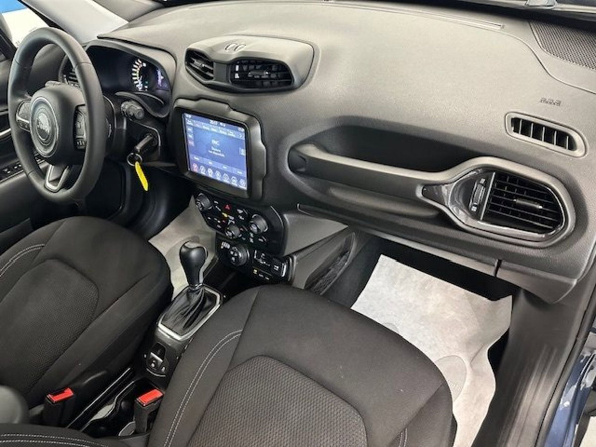 Jeep Renegade 1.3 T4 190CV PHEV 4xe AT6 Limited (15)