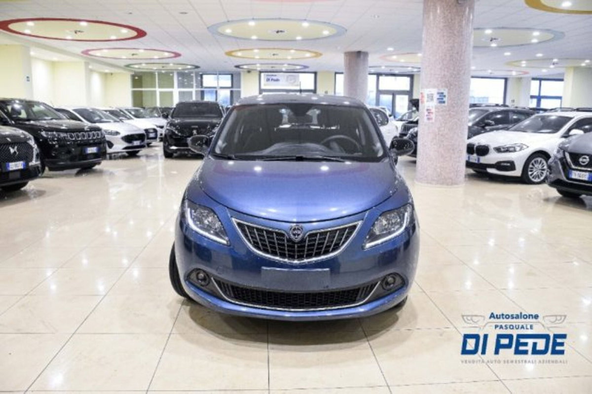 Lancia Ypsilon 1.0 FireFly 5 porte S&S Hybrid Ecochic Gold (2)