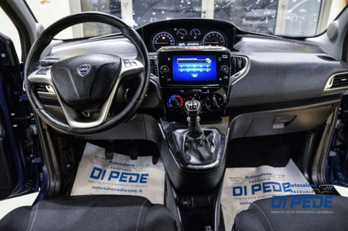 Lancia Ypsilon 1.0 FireFly 5 porte S&S Hybrid Ecochic Gold (20)