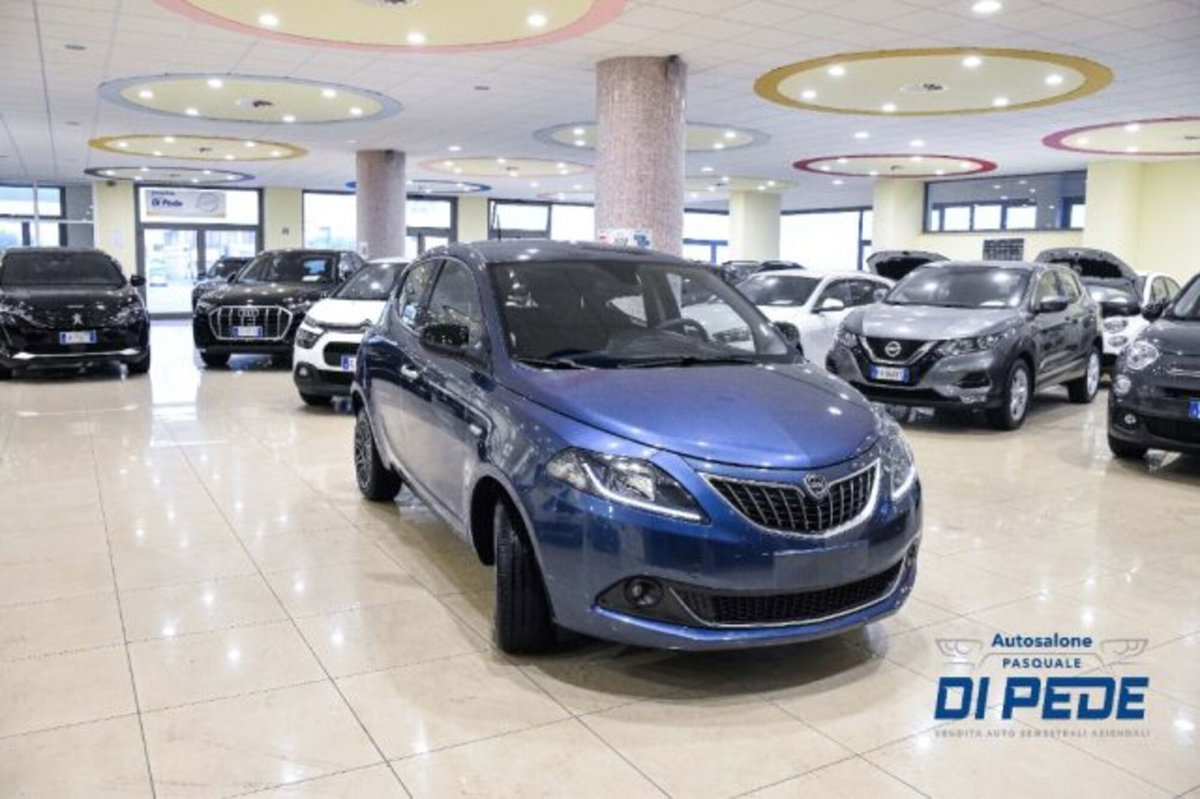 Lancia Ypsilon 1.0 FireFly 5 porte S&S Hybrid Ecochic Gold (3)