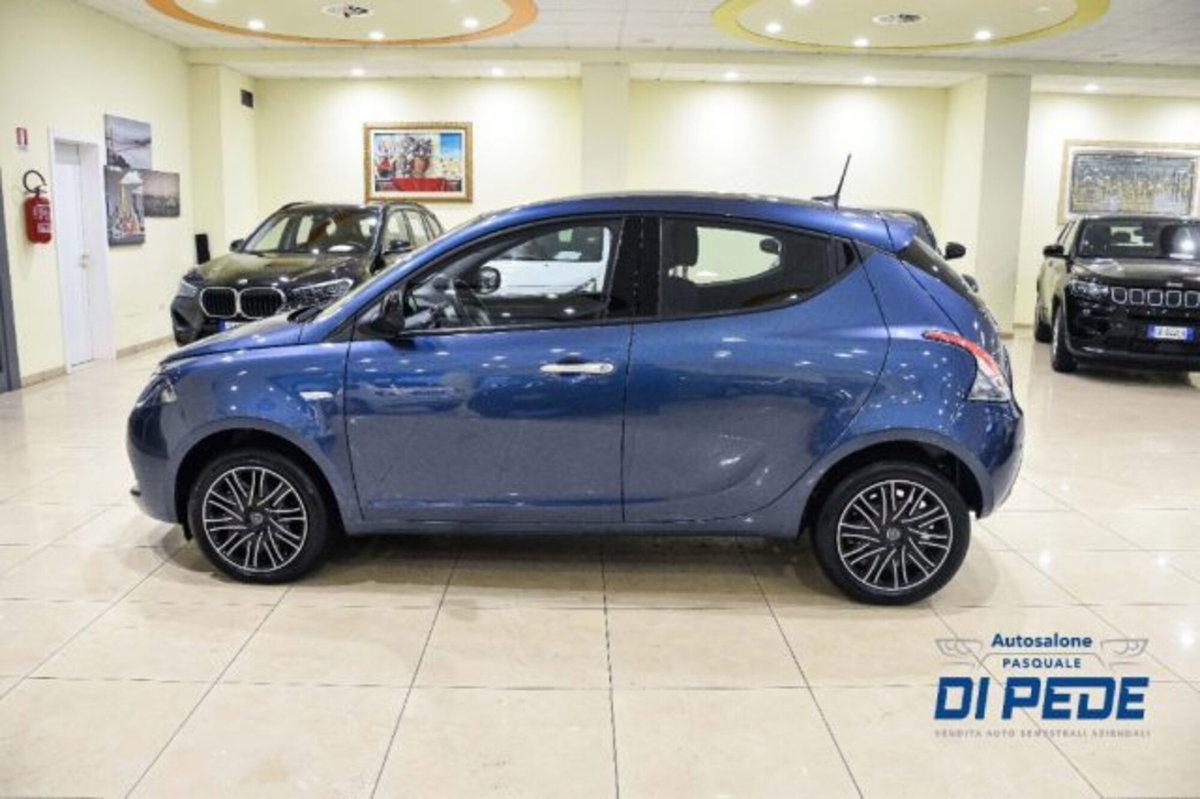 Lancia Ypsilon 1.0 FireFly 5 porte S&S Hybrid Ecochic Gold (7)