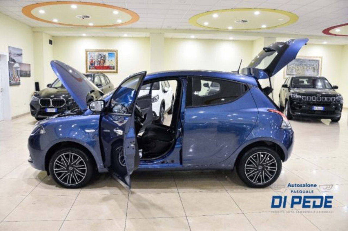 Lancia Ypsilon 1.0 FireFly 5 porte S&S Hybrid Ecochic Gold (8)