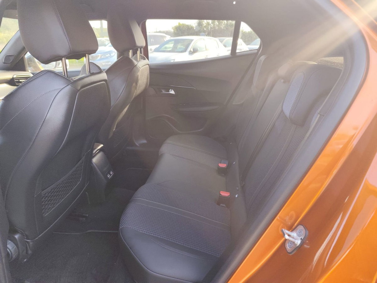 Peugeot 2008 PureTech 130 S&S GT (6)