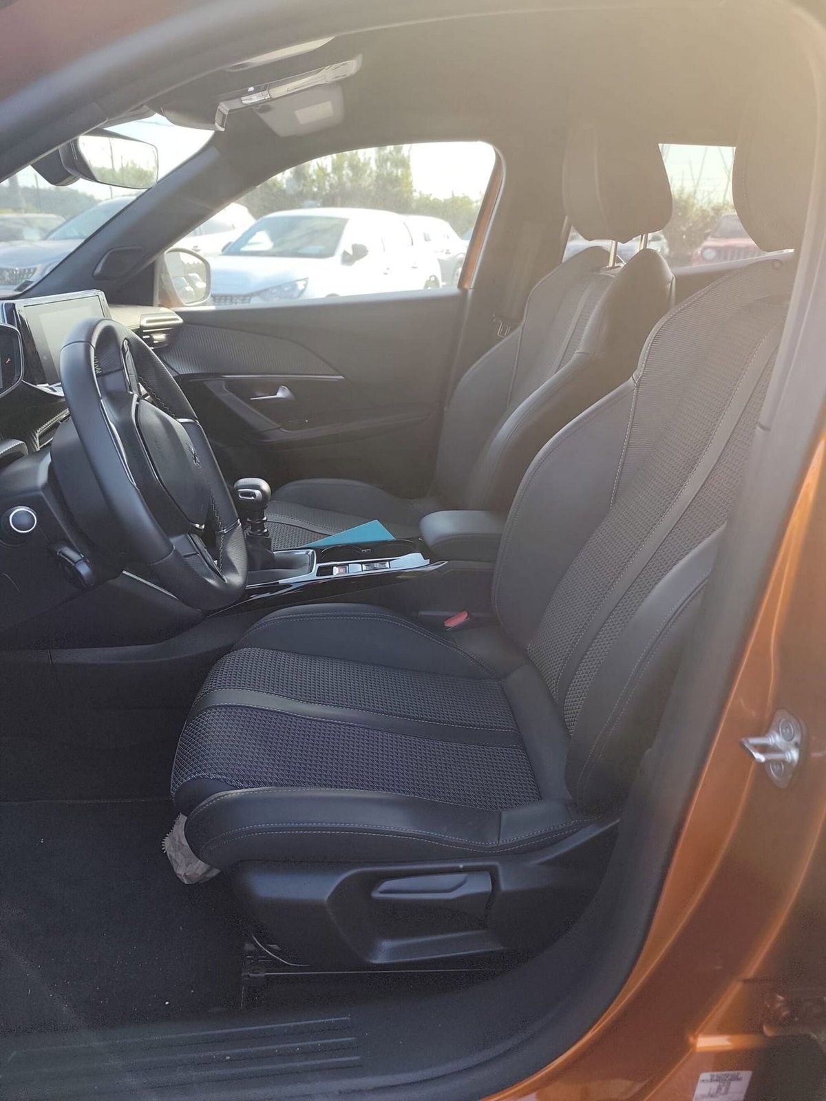 Peugeot 2008 PureTech 130 S&S GT (7)