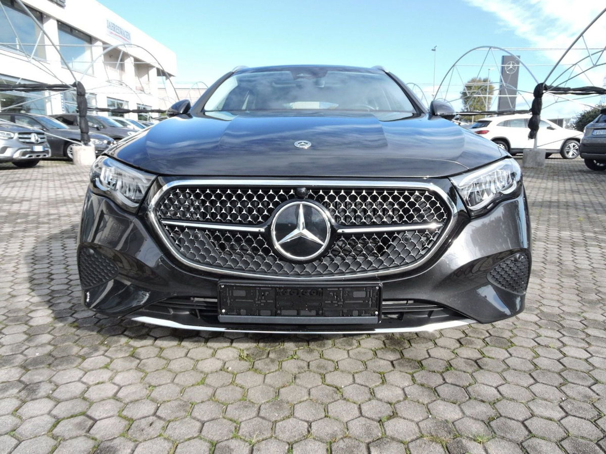 Mercedes-Benz Classe E Station Wagon 220 d AMG Line Advanced auto (2)