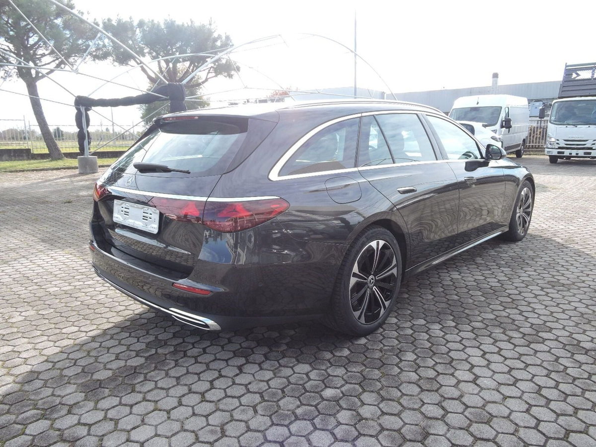 Mercedes-Benz Classe E Station Wagon 220 d AMG Line Advanced auto (5)