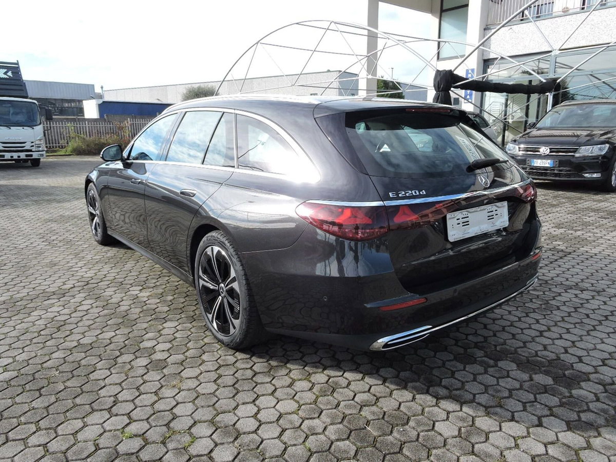 Mercedes-Benz Classe E Station Wagon 220 d AMG Line Advanced auto (6)