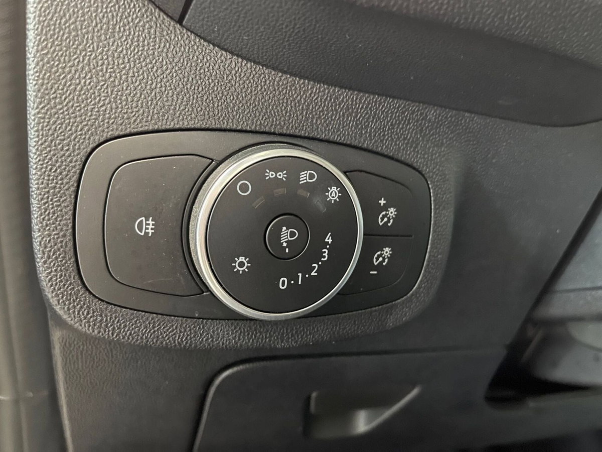 Ford Fiesta 1.1 75 CV 5 porte Titanium (14)