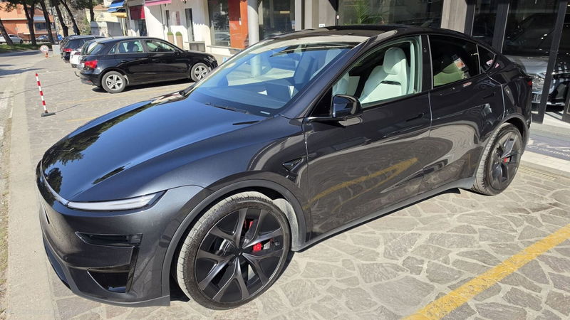 Tesla Model Y Performance awd