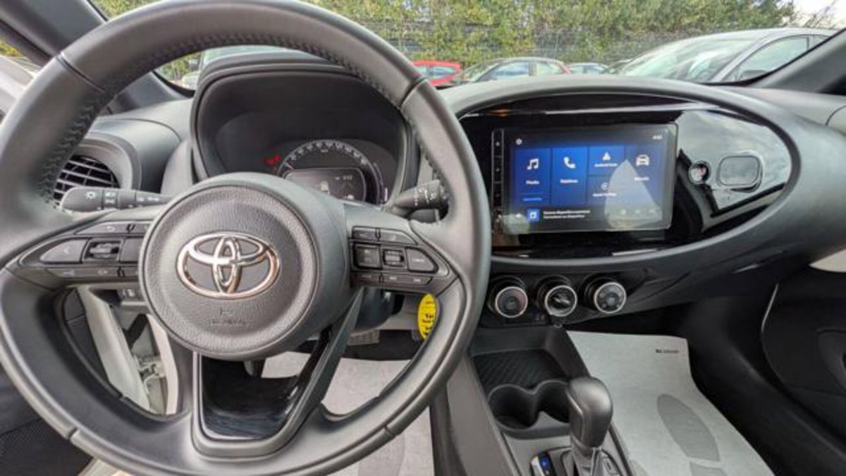 Toyota Aygo X 1.0 Active 72cv (8)