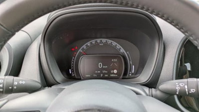 Toyota Aygo X 1.0 Active 72cv (15)