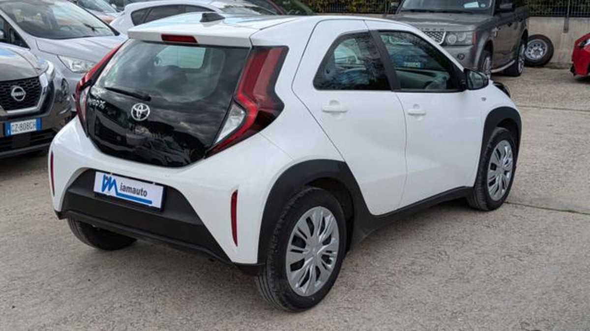 Toyota Aygo X 1.0 Active 72cv (4)