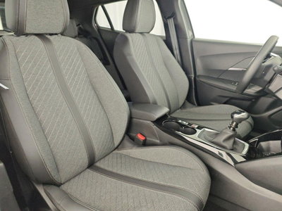 Peugeot 2008 PureTech 100 S&S Allure (14)