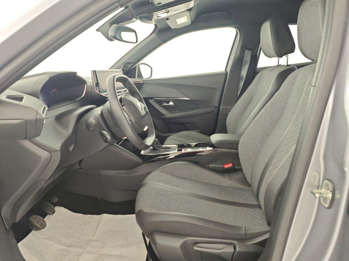Peugeot 2008 PureTech 100 S&S Allure (11)