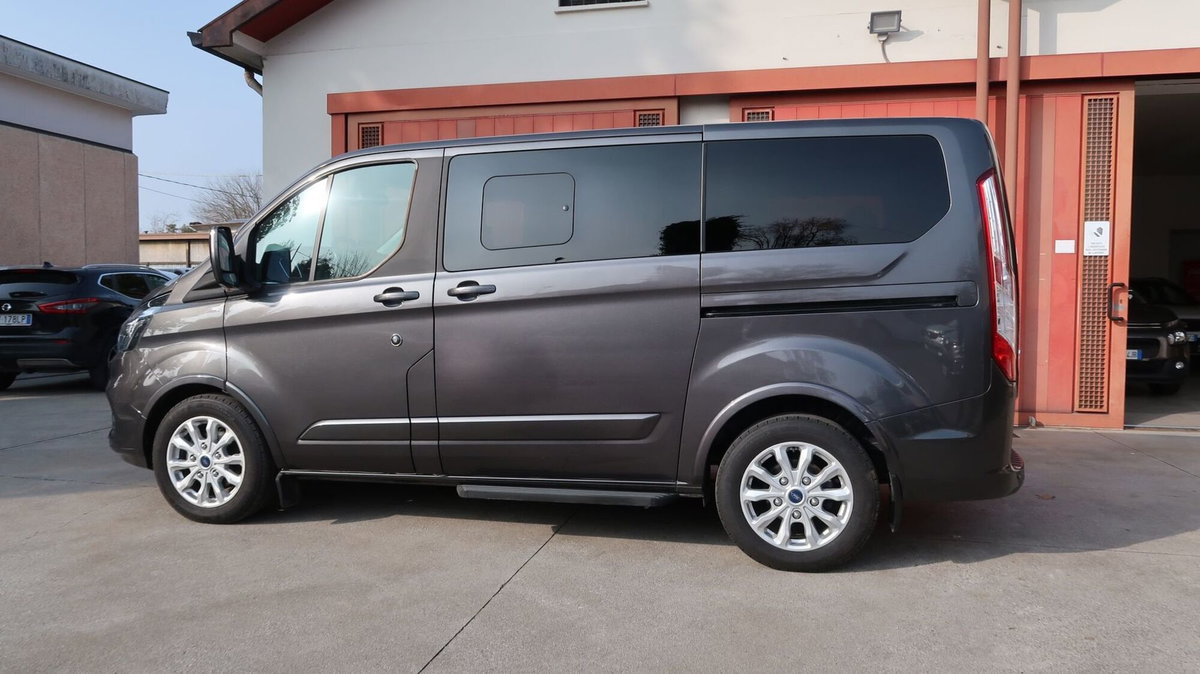 Ford Tourneo Custom 320 2.0 TDCi 130CV MHEV PC Titanium (13)