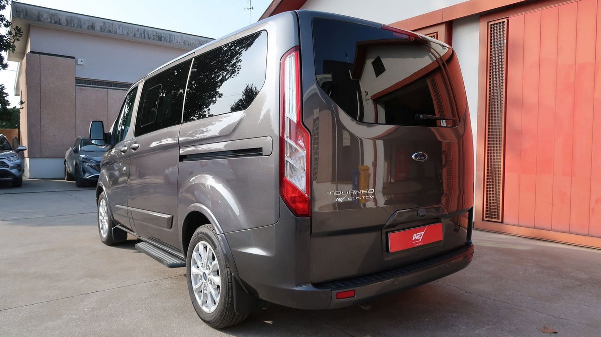 Ford Tourneo Custom 320 2.0 TDCi 130CV MHEV PC Titanium (5)