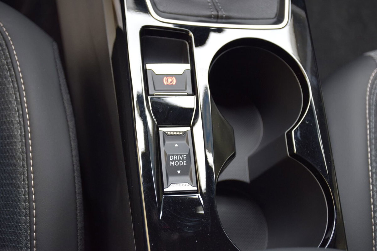 Peugeot 2008 1.2 puretech Active s&s 100cv (17)