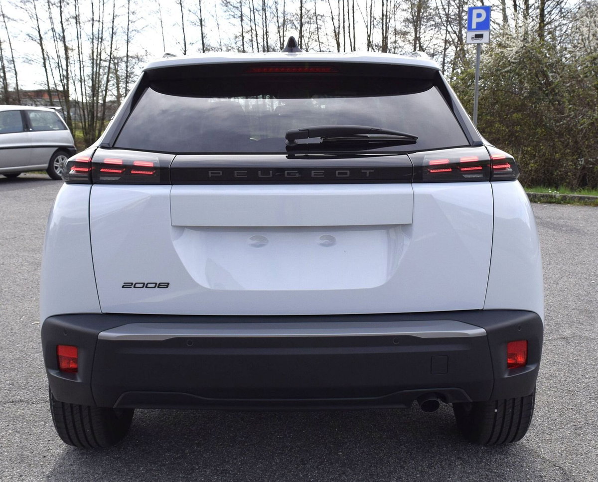 Peugeot 2008 1.2 puretech Active s&s 100cv (7)