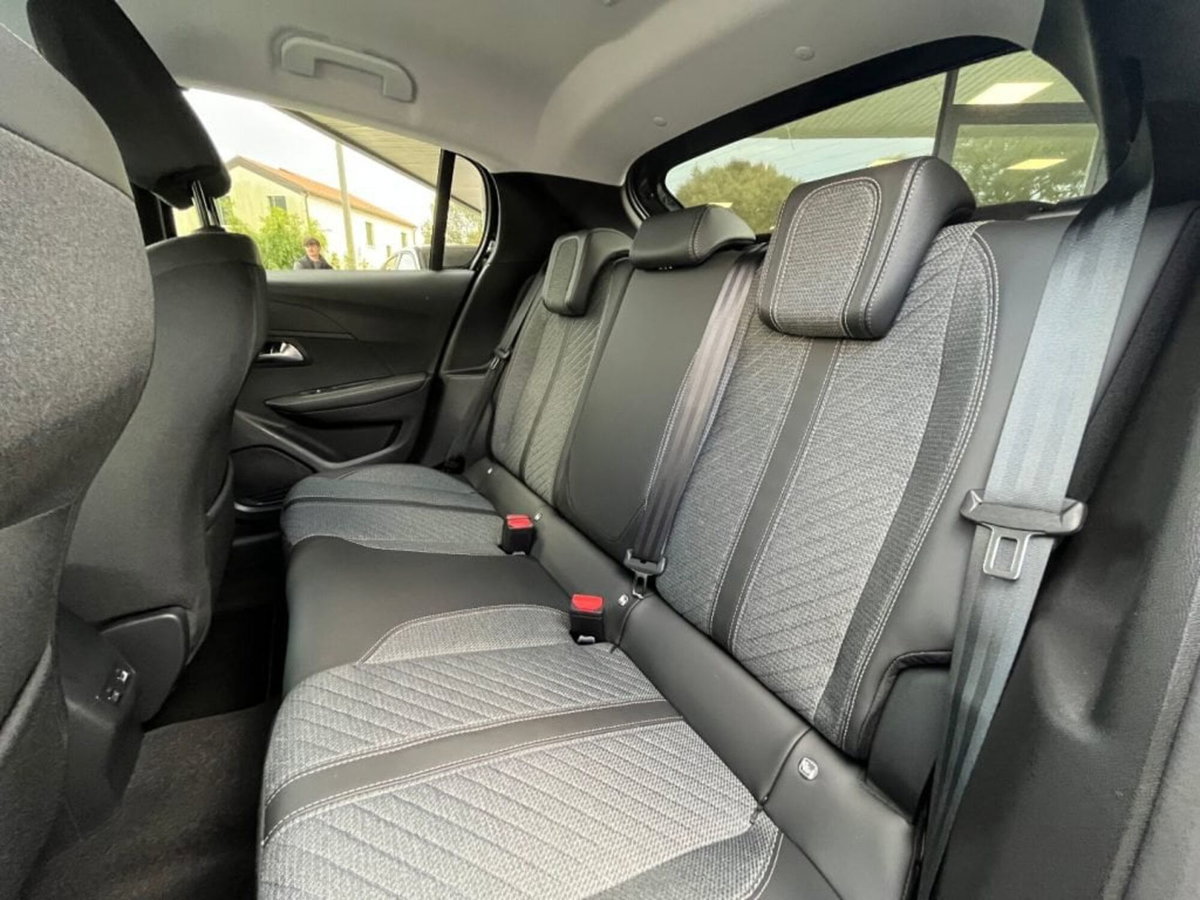 Peugeot 208 PureTech 100 Stop&Start 5 porte Allure (9)